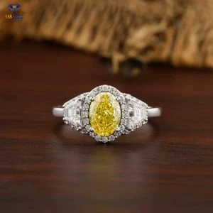 2.29+ Carat Oval,Round And Trapezoid Cut Diamond Ring, Engagement Ring, Wedding Ring, E Color, VVS2-VS2 Clarity