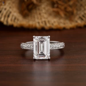 3.78+ Carat Emerald and Round Brilliant Cut Diamond Ring, Engagement Ring, Wedding Ring, E Color, VVS2-VS2 Clarity