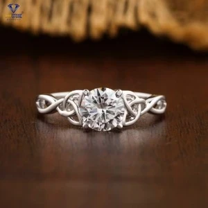 0.95+ Carat Round Brilliant Cut Diamond Ring, Engagement Ring, Wedding Ring, E Color, VVS2-VS2 Clarity