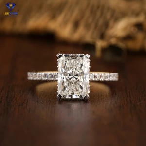 2.62+ Carat Radiant and Round Brilliant Cut Diamond Ring, Engagement Ring, Wedding Ring, E Color, VVS2-VS2 Clarity