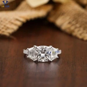 3.50+ Carat Trapezoid,Cushion and Round Brilliant Cut Diamond Ring, Engagement Ring, Wedding Ring, E Color, VVS2-VS2 Clarity