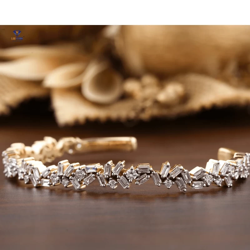 2.589+ Carat Emerald,Baguette and Round Brilliant Cut Diamond Bracelet, Engagement Bracelet, Wedding Bracelet, E Color, VVS2-VS2 Clarity